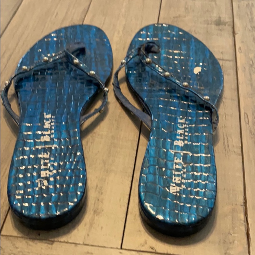 WHBM Blue Snakeskin Sandal Flip Flop Size 8